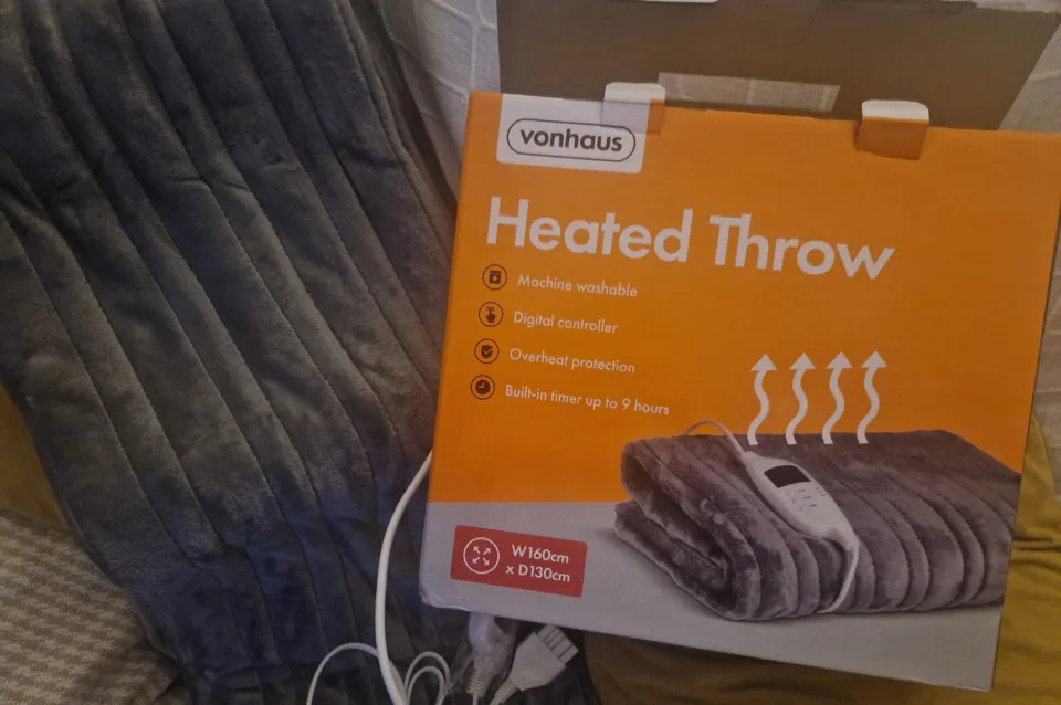 Stay Warm This Winter: How to Get a Free Electric Blanket in the U.S.